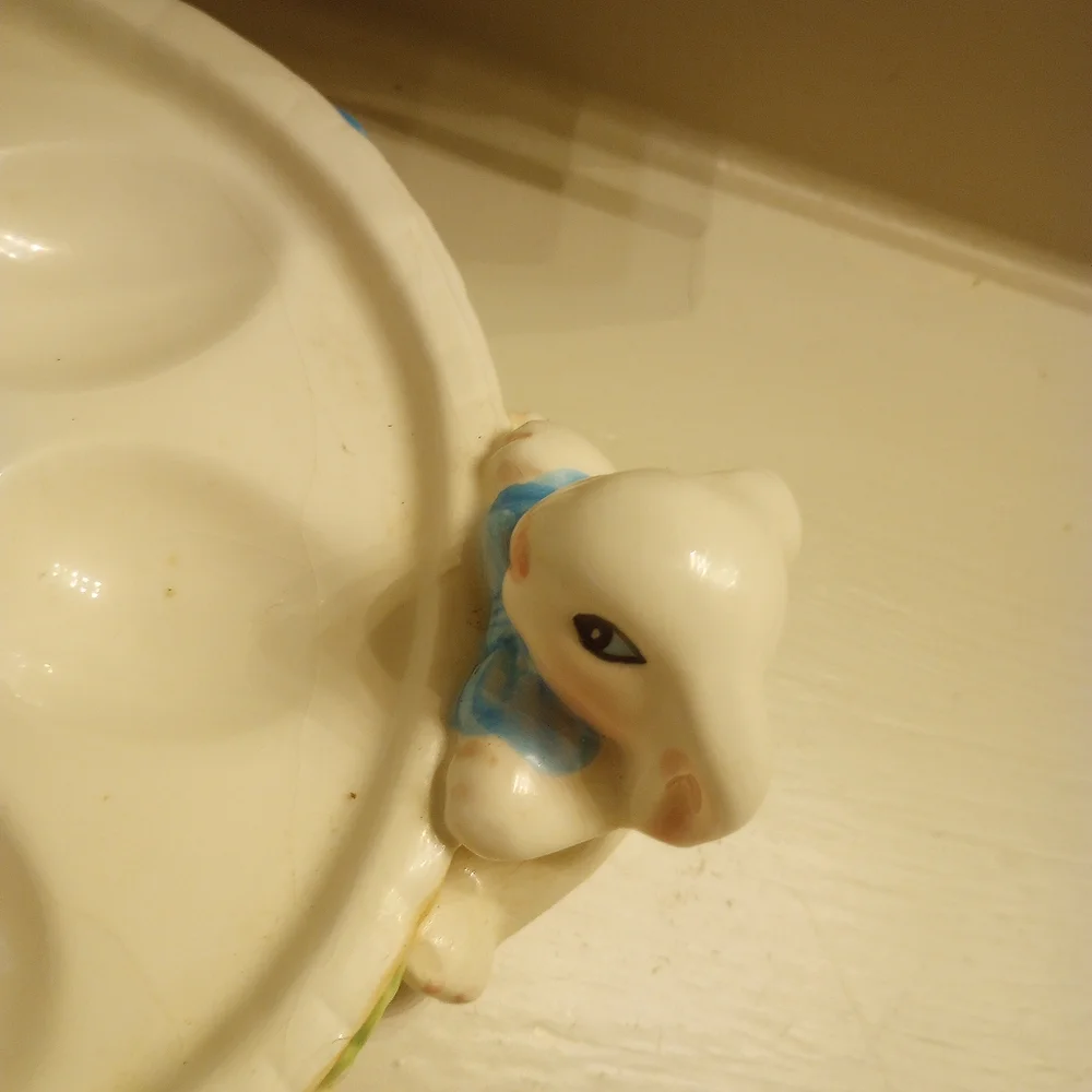 Ceramic Easter Egg Display Plate and matching salt and pepper shakers - Picture 5 of 11